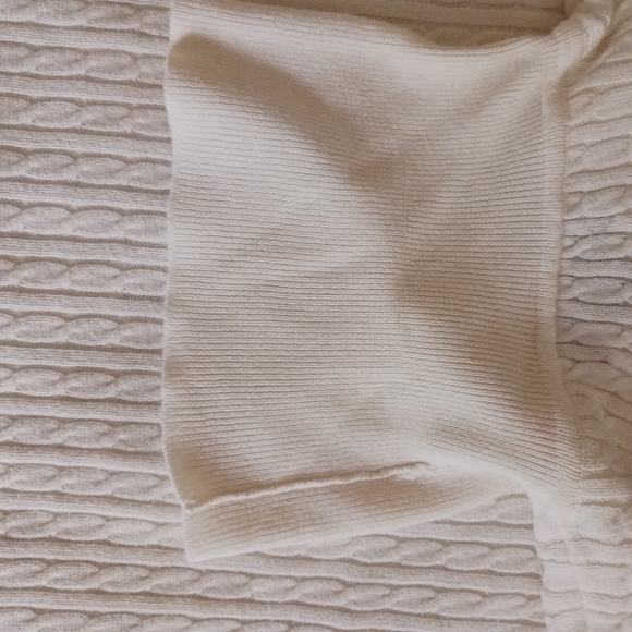 Cream Cable Knit Turtleneck Sweater - Picture 4 of 8